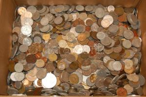 10kg fémpénz vegyes világ régi és új