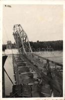 Titel damaged bridge photo