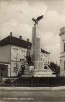 Mezőberény hősök szobra Piltz üzletével