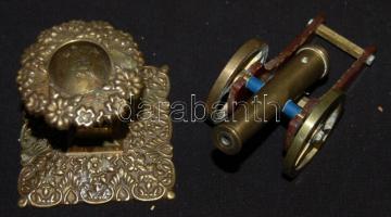 Kis réz gyertyatartó és egy kis ágyú alakú réz dísz