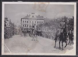 1919 Horthy bevonulásáról készült fotó 13x18cm sérült, foltos