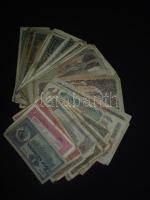 300db-ból álló vegyes bankjegy tétel:közte magyar korona, pengő, forint + külföldi régi és új papírpénzek T:II,III,IV