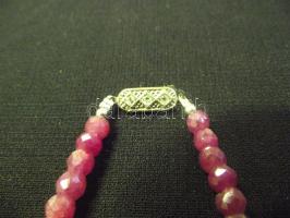 Fazettált 185 karátos rubin nyaklánc ezüst (Ag) szerelékkel