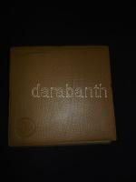 "Dresdener Münz Album" gyűrűs éremtartó album 7 oldal, összesen 162db érem tárolására alkalmas.Használt, de jó állapotban