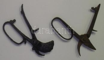 2 db régi metszőolló a XVIII-XIX. századból, Egyik összerozsdásodva