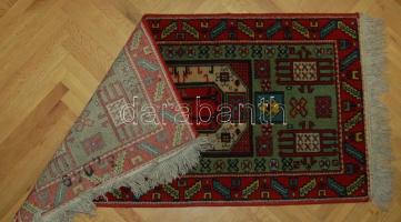 Gépi perzsa szőnyeg / 130x65 cm