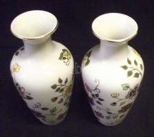 Kézzel festett sorszámozott Zsolnay porcelán vázapár / Handpainted Zsolnay chinaware vases 16,5cm