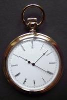 Jelzés nélküli modern elemes zsebóra új ás működőképes állapotban óratok hátulján zománcozott mintával