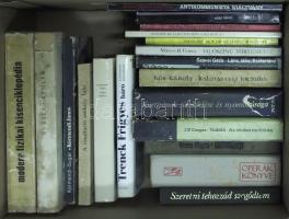 2 doboznyi vegyes könyvtétel, jórészt háború utáni, sok erdélyi témájú könyvvel