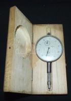 Századmilimáter pontosságú preciziós mérőműszer eredeti fatokban ROB BUdapest / High accuracy meter