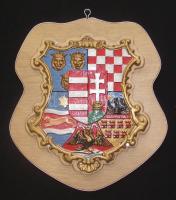 Az 1890-as magyar középcímer festett kerámia fali díszként fa lapon / Hungarian coat of arms made from ceramic 37 cm
