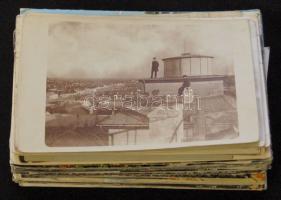 100 db főleg modern képeslap, nagyrészt európai és magyar városképek, közte régiek is, érdekes 1920-as fotókkal / 100 mixed postcards with some photos