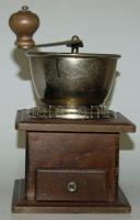 Régi fa és réz kávédaráló 20cm magas
