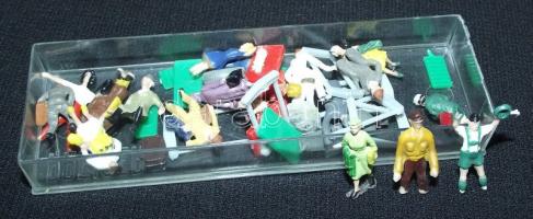 20 db terepasztal-figura / 20 plotting board figures