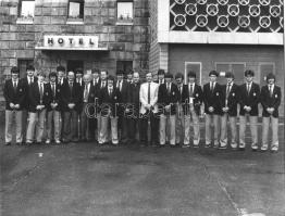 1984 László Sándor: 15 db igényes fotó a magyar ifjúsági football-válogatottról 18x24 cm