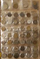 Szép hobbigyűjtemény albumba rendezve, közte több ezüst(Ag) is, magyar és világpénzek egyaránt, köze...