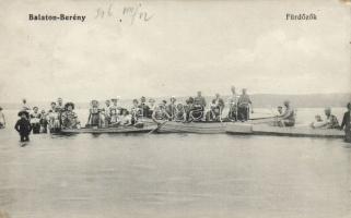 Balatonberény fürdőzők