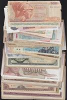 Vegyes bankjegy tétel:magyar pengők, jugoszláv, szlovén, csehszlovák, horvát, román, makedón, indoné...