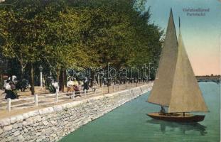 Balatonfüred part vitorlással, Divald és Monostory