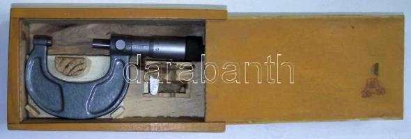 Észak-Koreai mikrométer fa dobozban / North Korean micrometer in wooden box