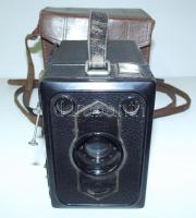 Háború előtti Zeiss Ikon fényképezőgép tokkal, kioldóval, szép állapotban / Vintage camera in good shape with case