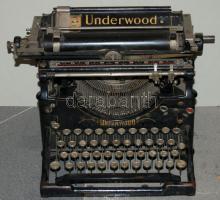 Underewood magyar billentyűzetes írógép jó állapotban / Vintage typewriter in good shape