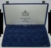 Deutschland einig Vaterland éremtartó doboz 18db érem tárolására, plüss borítású, új állapotban