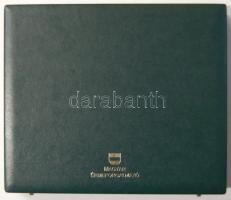 Kivehető tálcás éremtartó doboz összesen 24db érme (5x5 cm) tárolására alkalmas, újszerű állapotban