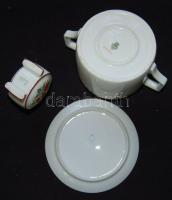 Vegyes porcelán és kerámia tétel: benne Zsolnay kancsó, Hollóházi hamutál, Kerámiaművészeti tál, váz...