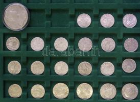 80db-ból álló nagyon szép ezüstpénz gyűjtemény Ausztria és Németország érméi éremtartó kazettában: Ausztria 1780. SF Thaler Ag "Mária Terézia" újveret T:3 + 1893-1916. 1K Ag (16x) 11klf T:2,3 + 1908. 5K Ag "jubileum" (3x) T:2-,3 k. ph. + 1913. 2K Ag T:2- + 1958-72. 5Sch Ag + 10Sch Ag (3x) + 1955-1972. 25Sch Ag (19x) mind különféle emlékveret + Németország 1900A 1M Ag T:3 + 1903D 1M Ag T:2 + 1903G 1M Ag T:2 + 1905D 1M Ag T:2 + 1907D 1M Ag (2x) T:2+ + 1908A 1M Ag T:3+ + 1914D 1M Ag T:2 + 1914G 1M Ag T:2+ + Német Birodalom/Császárság/Poroszország 1903A 2M Ag + /Bajorország 1904D 2M Ag T:2 + NDK 1969. 5M + NSZK 1971-1992. 5M Ag (16x) 14klf emlékveret + 10M Ag (8x) mind különböző emlékveret T:1,2,PP,BU