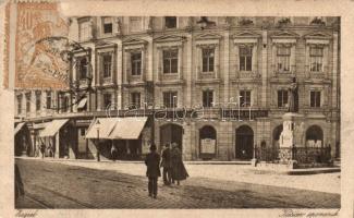 Zagreb Kacic statue with Café Balkan (EB)