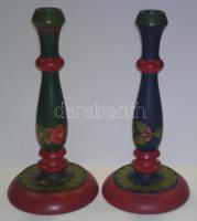 2 db kézzel festett fa gyertyatartó 23cm magas + egy üveg és egy fa vázácska 19cm magas