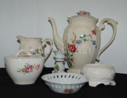 Vegyes porcelán tétel: belga bonbonier, lengyel teáskanna, jelzés nélküli vázácska, ékszeres doboz, stb.