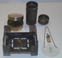 Apró bolha tétel: régi gyorsmelegítő, kis fémdobozok, porcelán kitűző, stb