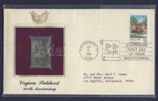 USA/Virginia/Williamsburg 1988. "Virginiae 200 éve állam - aranyozott bélyeg formájú emlékplakett borítékban, bélyeggel és elsőnapi bélyegzővel T:1
