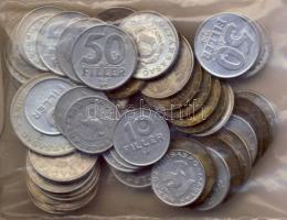 Vegyes magyar papír-és fémpénz tétel: 1969. 10Ft (2x) + 1980. 20Ft + 1989. 100Ft + 1992. 100Ft T:III + 10f-5Ft összesen 53db különféle fémpénz az 1970-80-as évekből T:2,3