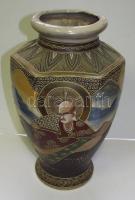 Azonosítatlan korú kínai kerámia váza. Kézzel festett, szépen kidolgozott 30 cm magas, hibátlan állapotban / Hand painted Chineese ceramic vase 30 cm