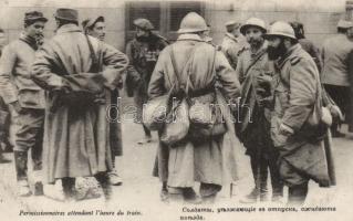 Military WWI - soldier leaving for day-off