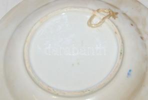 XIX. sz vége jelzett Hollóházi kerámia tányér, kézzel festett (hátulról kis lepattanások) d: 20 cm