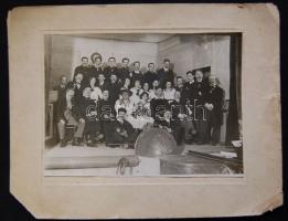 cca 1935 Budapesti színház társulata. Humoros tablófotó 35x26 cm