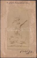 1889 Nagyméretű keményhátú fotó paszpartuban a pápai Honvédemlék szoborról, a szobrász saját kezű aláírásával