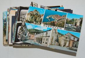 150 db használatlan színes modern városképes lap