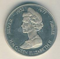 Nagy-Britannia 1977. "Ezüst Jubileum-II. Erzsébet" fém emlékérem T:PP / Great Britain 1977...