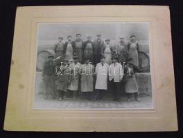 cca 1940 Borkóstolás a budafoki borospincéknél, nagyméretű fotó /  wine tasting 34x26 cm