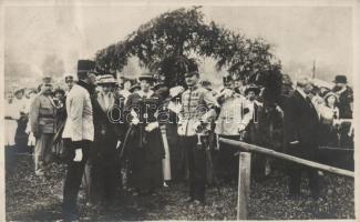 IV. Károly és Zita egy lövészárok megnyitásán / Charles IV and Zita at a military parade, photo