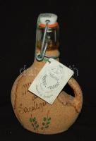 Bontatlan szicíliai bor dekoratív parafa borítású csatos üvegben