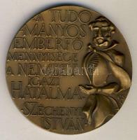 1975. "Magyar Tudományos Akadémia-Széchenyi István" nagyalakú Br emlékplakett (d=70mm) díszdobozban szign.:Cs.R. T:1