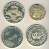 NSZK 1991. John F. Kennedy látogatása Berlinben fém emlékérem T:PP + 3db különféle ezüstözött emlékérem:"Gutenberg, Nagy Károly, Jurij Gagarin" T:PP / Germany-Federal Republic 1991. "John F. Kennedy in Berlin" medallion C:PP + 3 different silver-plated medallion:"Joannes Gutenberg, Charles The Great, Jurij Gagarin" C:PP