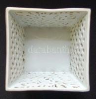 Kézzel festett virágokkal díszített Herendi áttört kosár / Handpainted Herendi chinaware tray 8x10cm