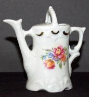 Kis porcelán kancsó / Chinaware pitcher 8cm